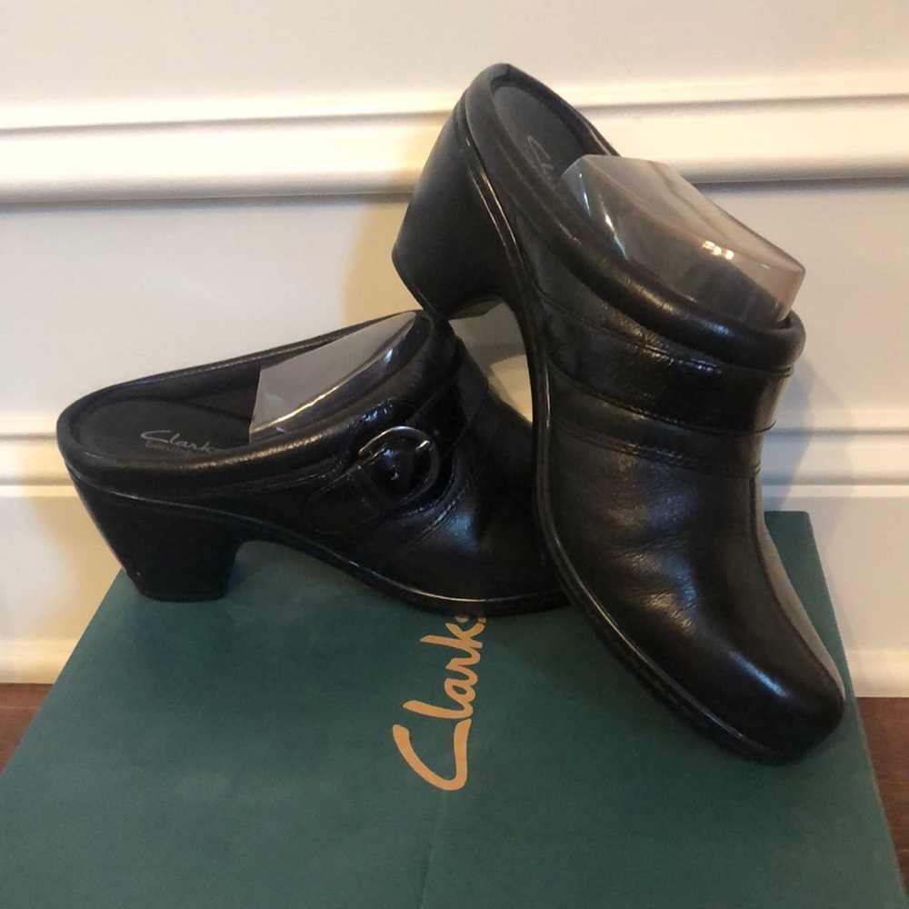 Never been worn Clark’s Bendable Black Loafers